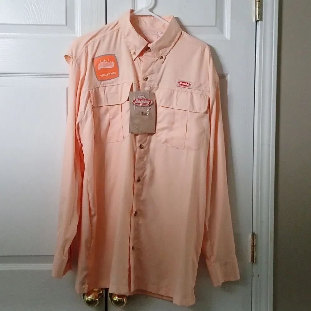 Berkley vented lightweight gingham fishing button down shirt Sz M NWT